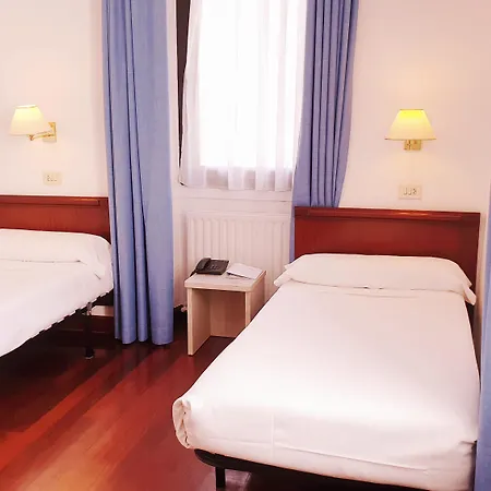 Hotel Zarauz מלון זראוטס