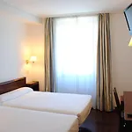 Hotel Zarauz מלון